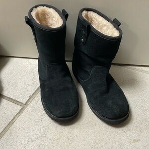 UGG Kids Boots - Black - Size 2